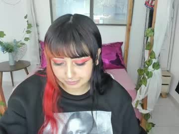 Lussyevans Chaturbate stream image from December 27, 2024