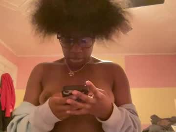 Naughtynessaaa Chaturbate stream image from December 27, 2024