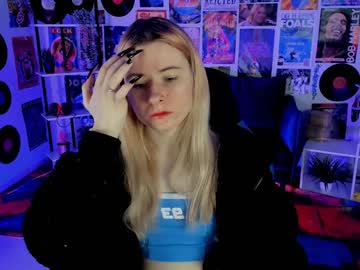 Lexiwenford Chaturbate stream image from December 27, 2024
