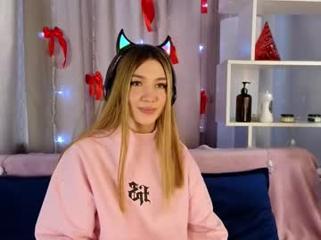 Arielshyne Chaturbate stream image from December 27, 2024