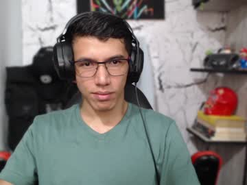 Noah_89r Chaturbate stream image from December 27, 2024