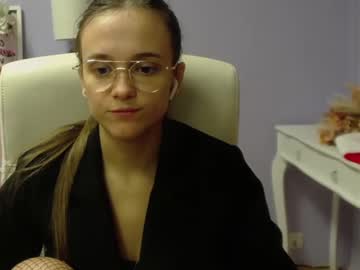 Emilly_Lust99 Chaturbate stream image from December 27, 2024
