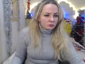 Julyboomb Chaturbate stream image from December 27, 2024