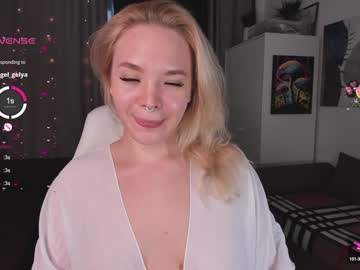 Evelinadarling Chaturbate stream image from December 27, 2024