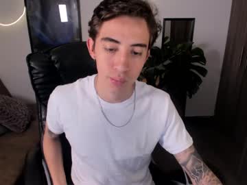 Littleferxxo Chaturbate stream image from December 27, 2024