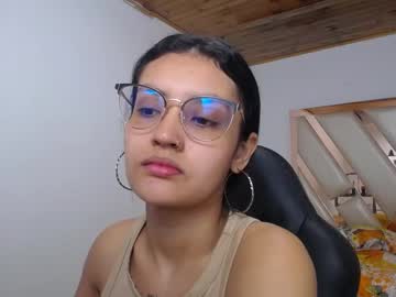 Antonella_Sweetlittle Chaturbate stream image from December 27, 2024
