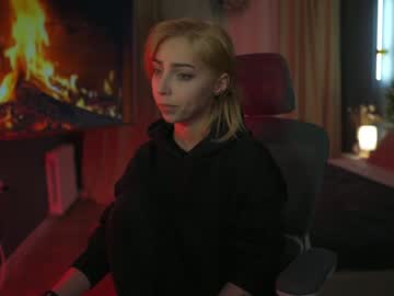 Lisasilver_ Chaturbate stream image from December 27, 2024