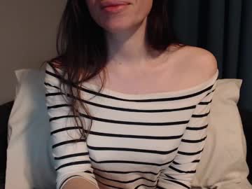 Tinyytina Chaturbate stream image from December 27, 2024