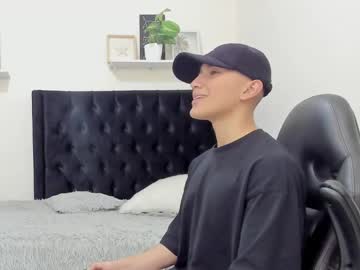 Logan_Lux Chaturbate stream image from December 27, 2024