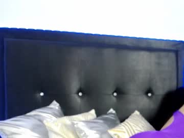 Mia__Milf Chaturbate stream image from December 27, 2024