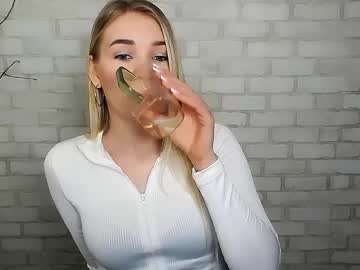 _Snow_Queen__ Chaturbate stream image from December 27, 2024