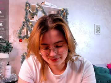 Aftoneldon Chaturbate stream image from December 27, 2024