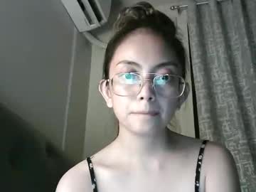 Mylovelucie Chaturbate stream image from December 27, 2024
