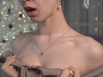 Sunnblissett Chaturbate stream image from December 27, 2024