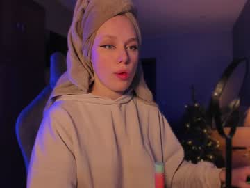Chloegins Chaturbate stream image from December 27, 2024