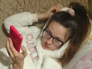 Flowercandydoll Chaturbate stream image from December 27, 2024