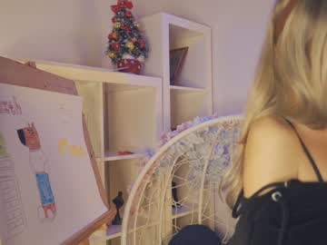 Moiragrise Chaturbate stream image from December 27, 2024