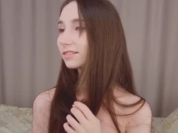 Lezyliza Chaturbate stream image from December 27, 2024