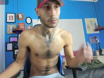 White_B17 Chaturbate stream image from December 27, 2024