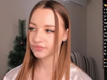 Quennabenham Chaturbate stream image from December 27, 2024