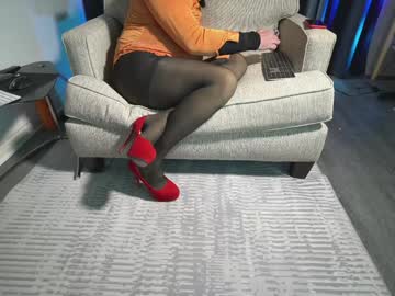 Snookieq Chaturbate stream image from December 27, 2024