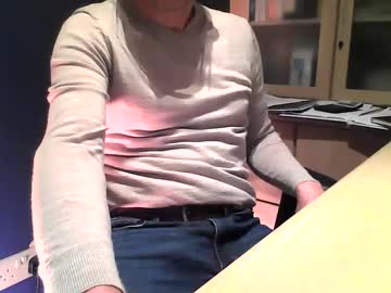 Ukshowall Chaturbate stream image from December 27, 2024
