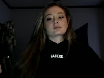 Angelsaria Chaturbate stream image from December 27, 2024