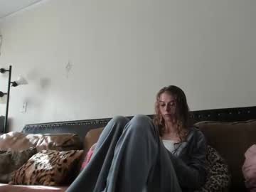 Buffybarloe Chaturbate stream image from December 27, 2024