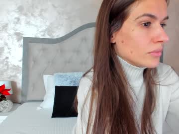 Jennamyers Chaturbate stream image from December 27, 2024