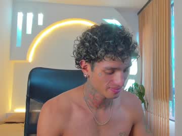 Alanrodgers2_0 Chaturbate stream image from December 27, 2024
