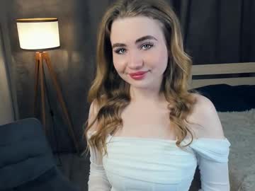 Elenehey Chaturbate stream image from December 27, 2024