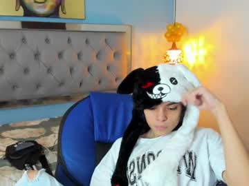 Mikaelphantom Chaturbate stream image from December 27, 2024
