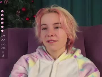 Monafilbert Chaturbate stream image from December 27, 2024