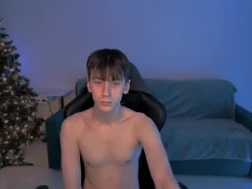 Auracrye Chaturbate stream image from December 27, 2024