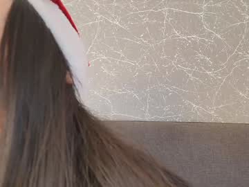 Mia_Roux13 Chaturbate stream image from December 27, 2024