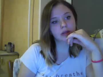 Moonaxhoney Chaturbate stream image from December 27, 2024