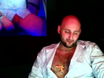 Twardyidlugi Chaturbate stream image from December 27, 2024