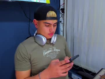 Andy_Vargas Chaturbate stream image from December 27, 2024