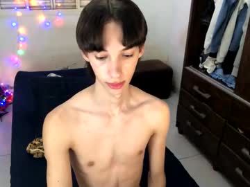 Kiantwink Chaturbate stream image from December 27, 2024