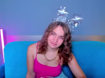 Milkablond Chaturbate stream image from December 27, 2024