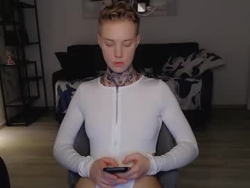 Rony_Strapony Chaturbate stream image from December 27, 2024