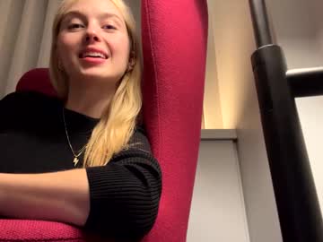 Voyagerwoman Chaturbate stream image from December 28, 2024