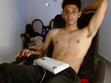 Adan_Zz Chaturbate stream image from December 28, 2024