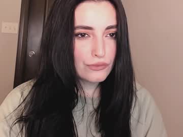 Tinapretty Chaturbate stream image from December 28, 2024