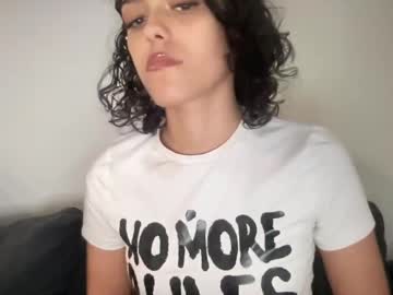 Vickyyyx Chaturbate stream image from December 28, 2024