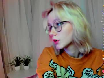 Blondylilu Chaturbate stream image from December 28, 2024