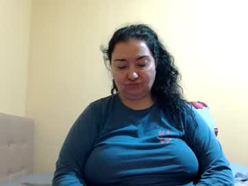 Bustyemma Chaturbate stream image from December 28, 2024