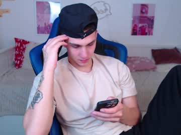 Frank_Mooree Chaturbate stream image from December 28, 2024
