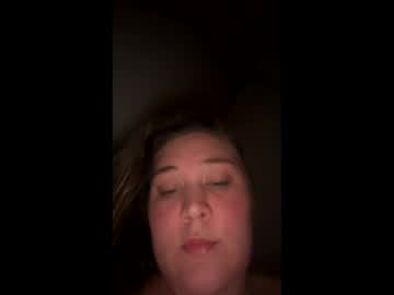 Yourbustybabe Chaturbate stream image from December 28, 2024