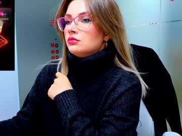 Evelyne_Rose Chaturbate stream image from December 28, 2024